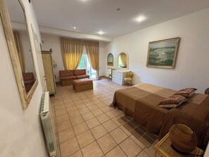 2 slaapkamers, een strijkplank/strijkijzer, beddengoed