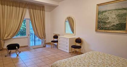 Baccano Escape, villa nestled in the green countryside of Campagnano di Roma.