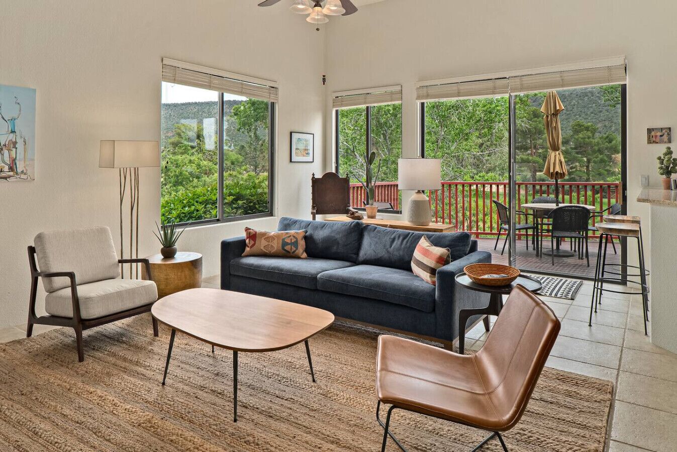 Smart-TV, peis og bøker