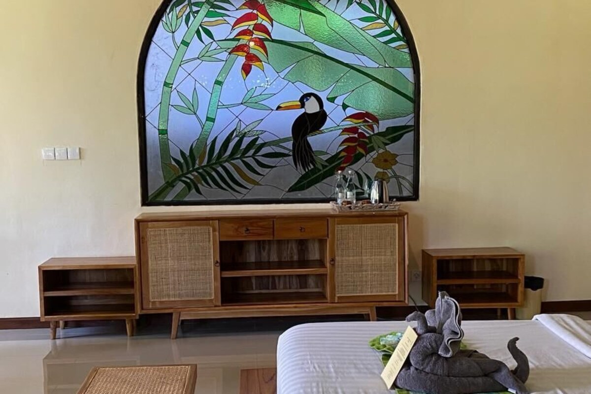 Suite with Garden View | WiFi (free), bed sheets