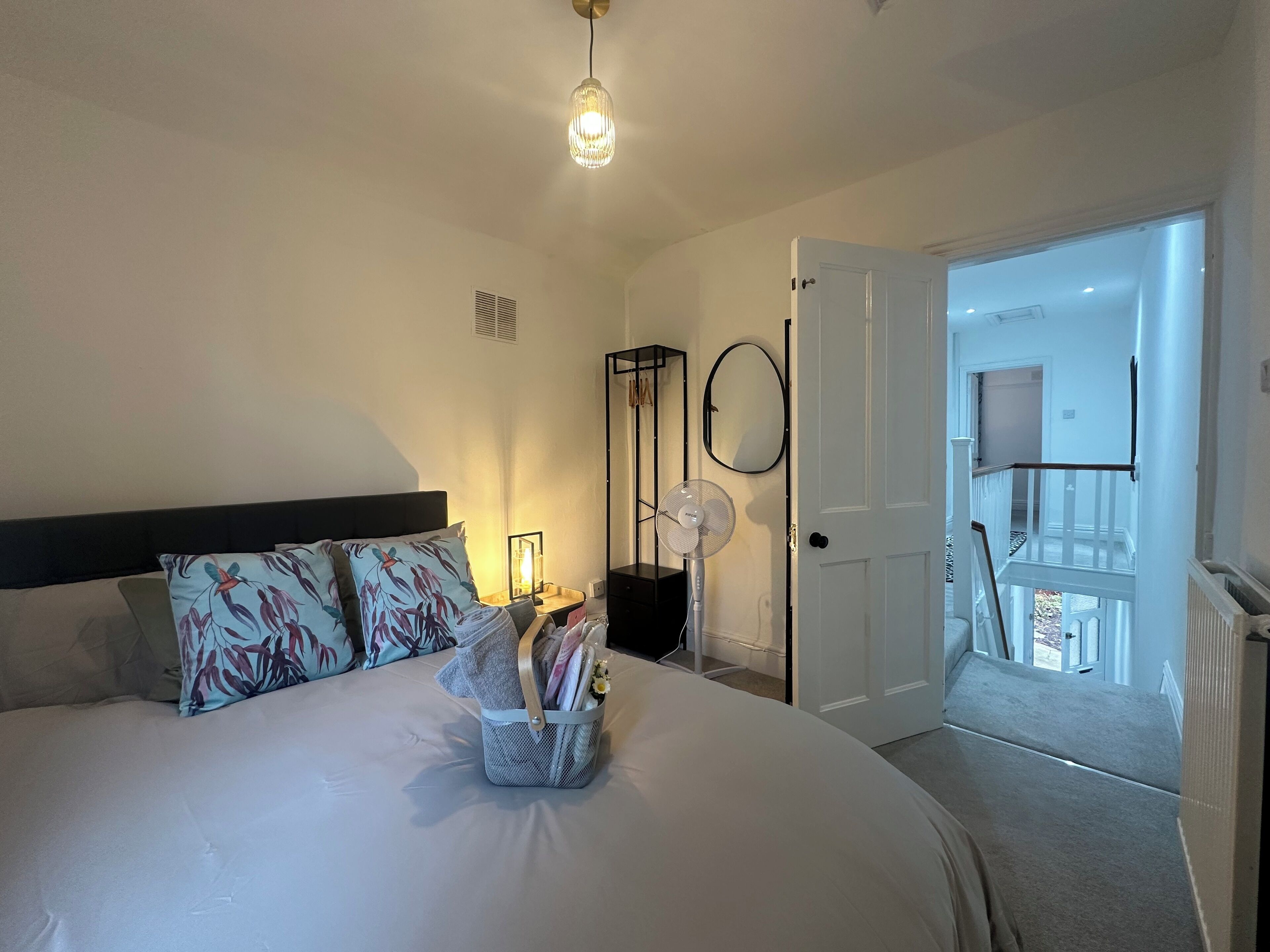 3 chambres, fer et planche à repasser, Wi-Fi, draps fournis