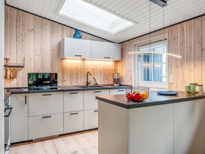 Fridge, microwave, dishwasher, cookware/dishes/utensils - "Emelrik" - 2km from the sea by Interhome (Saltum)