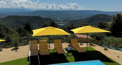 Bungalow private swimming pool EXTRA view, summer kitchen, plancha, petanque game, in the heart of nature