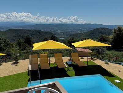 Bungalow private swimming pool EXTRA view, summer kitchen, plancha, petanque game, in the heart of nature