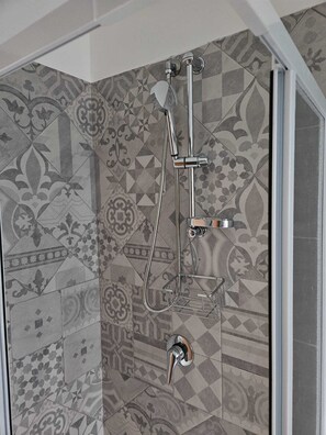 Shower, hair dryer, bidet, towels - Salerno Center & Amalfi Coast: just minutes from all you desire. (Salerno)