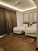 Twin Bed Room