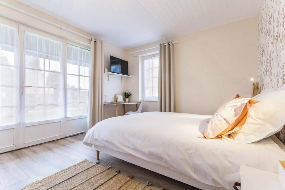 Doppelzimmer, 1 Queen-Bett, Gartenblick | Schreibtisch, kostenloses WLAN