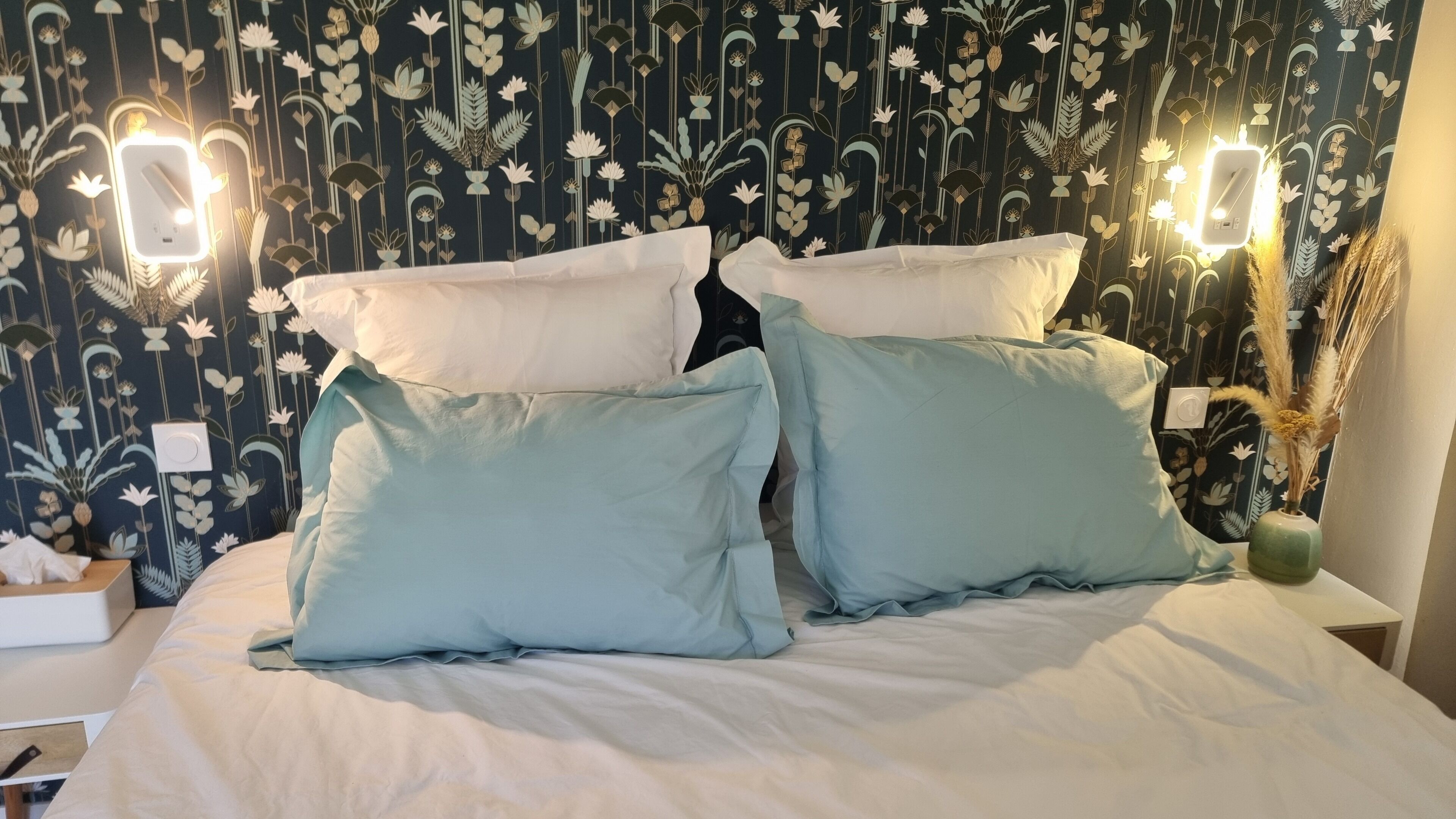 Chambre Double, 1 grand lit, vue jardin | Bureau, Wi-Fi gratuit