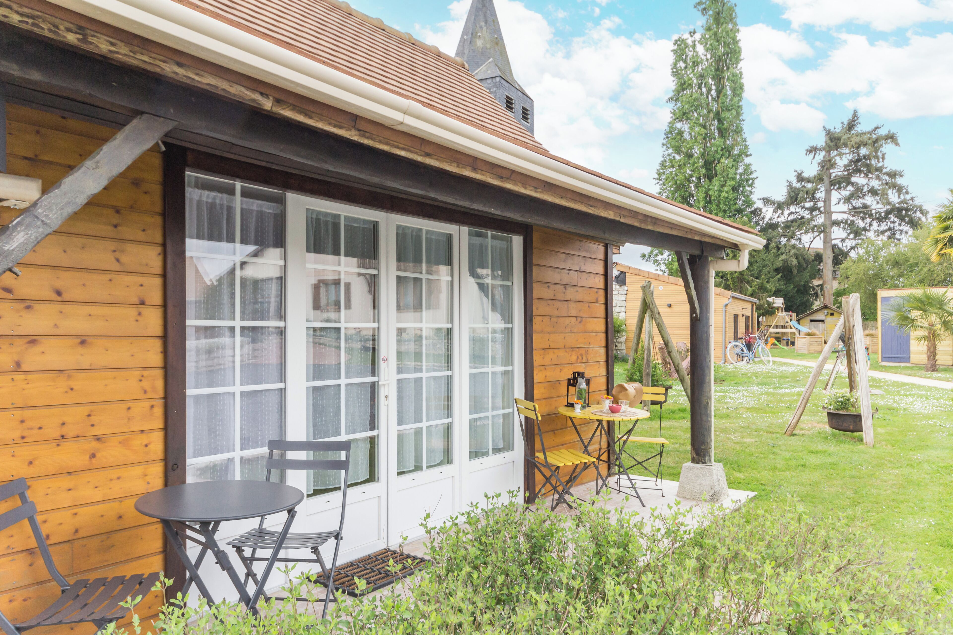 Suite Familiale, vue jardin | Bureau, Wi-Fi gratuit