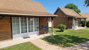 Quarto casal, 1 cama Queen, vista para o jardim | Escrivaninha, Wi-Fi de cortesia