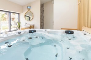 Banheira de hidromassagem