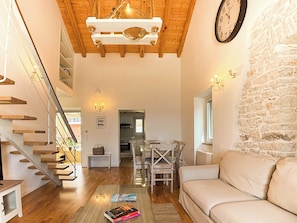 Apartment, Beach View | Living area - Thomas's Beach House (Kalami)