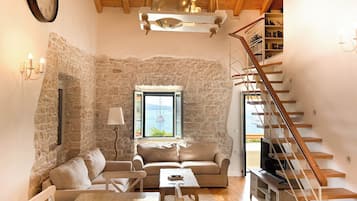 Căn hộ, quang cảnh bãi biển | Khu phòng khách