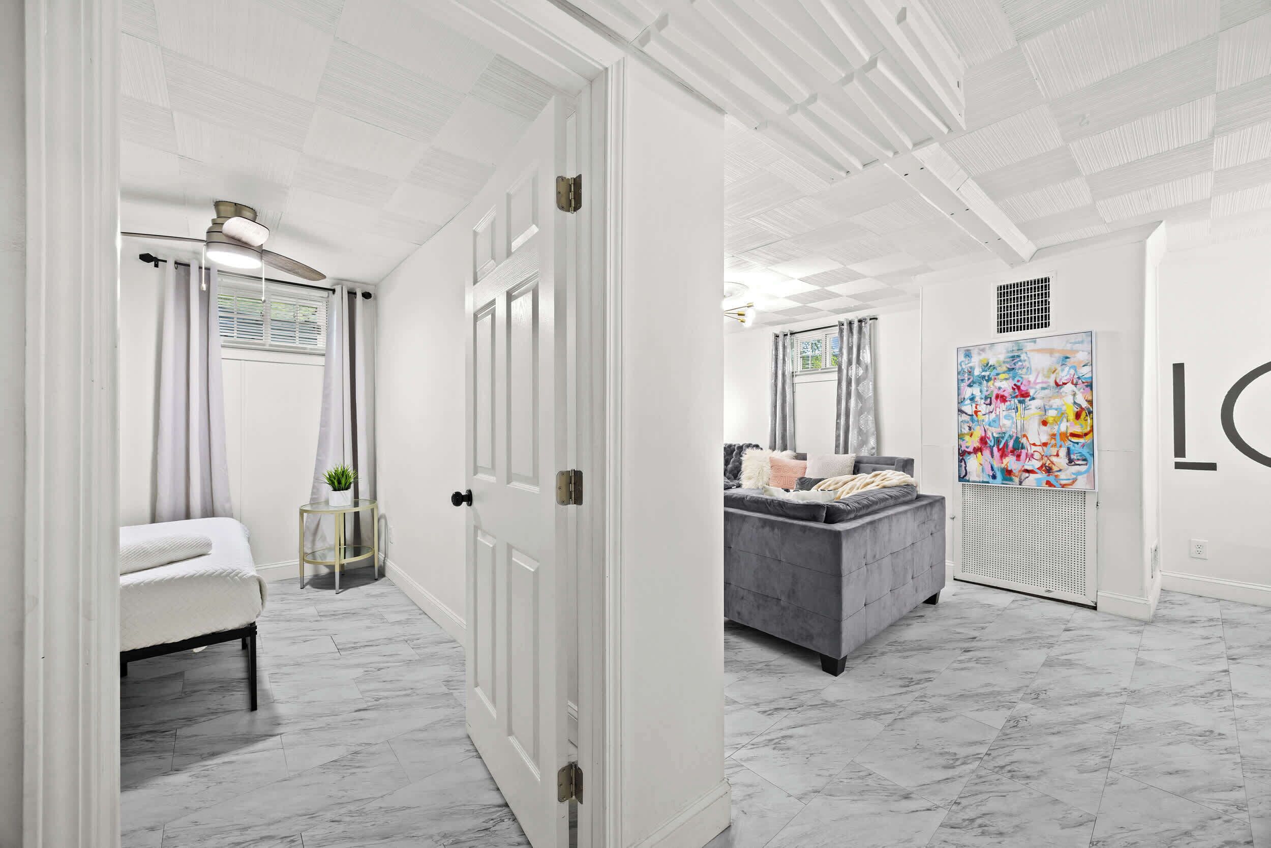 9 habitaciones, tabla de planchar con plancha, wifi y ropa de cama 