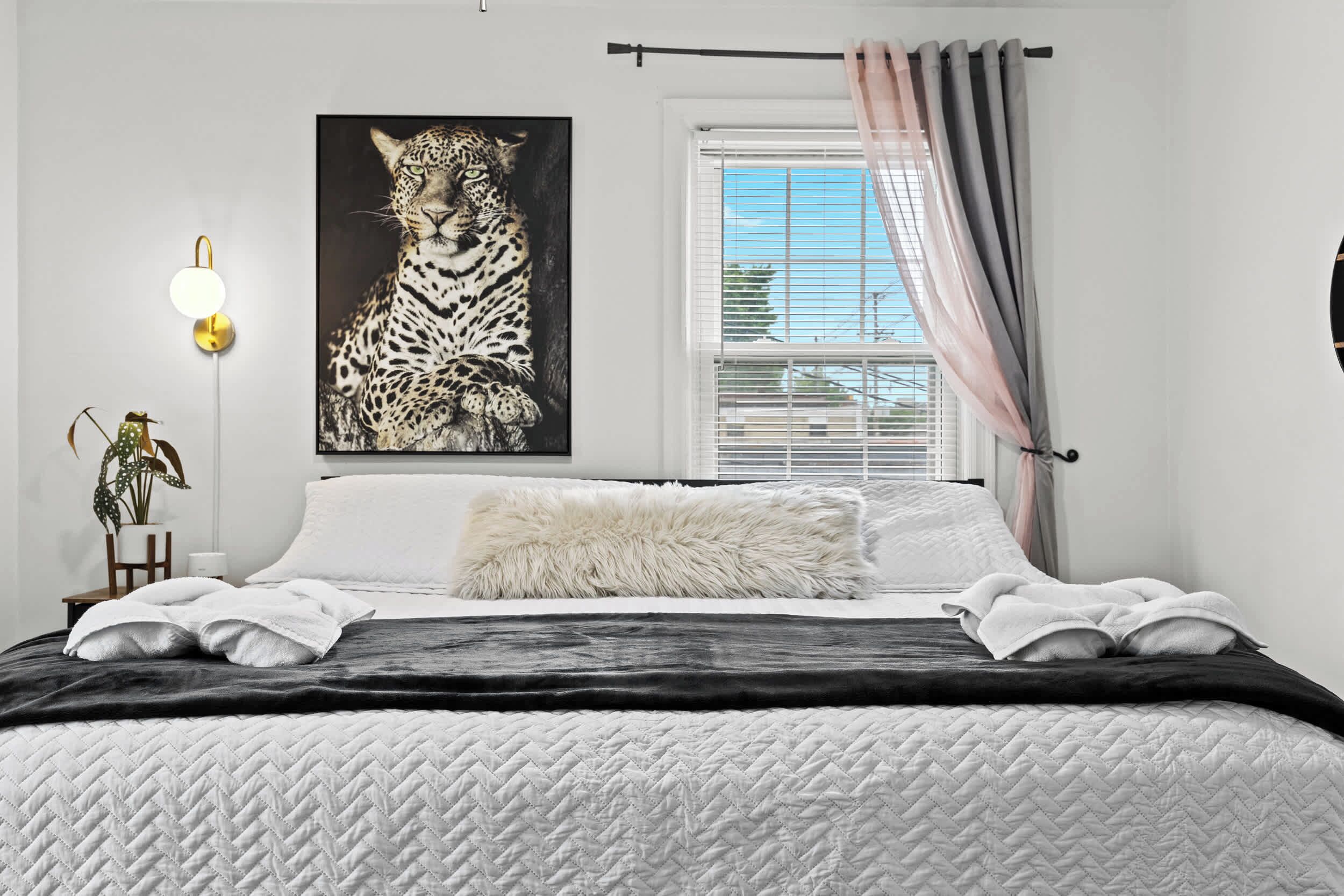 6 habitaciones, tabla de planchar con plancha, wifi y ropa de cama 