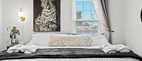 4 chambres, fer et planche à repasser, Wi-Fi, draps fournis