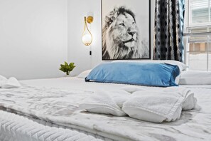 4 bedrooms, iron/ironing board, WiFi, bed sheets