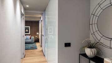 Cortinas blackout, tabla de planchar con plancha y wifi gratis