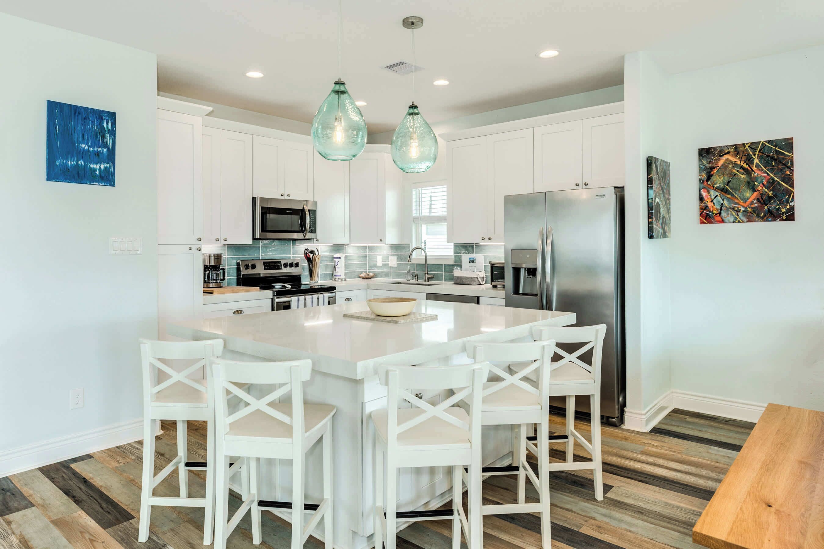 ثلاجة، ميكروويف، فرن، موقد طهي مسطح