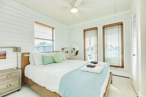 2 bedrooms, travel cot, WiFi, bed sheets