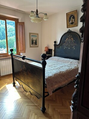 4 bedrooms, iron/ironing board, WiFi, bed sheets - CASA FIORINI-Relax in Casentino ideal for families in the heart of the park (Pratovecchio Stia)