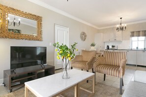 Smart TV - Winelands Golf Lodges 37 (Cape Town)