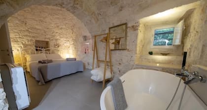 Charming and design trullo villa: exclusive pool, nature and total privacy