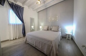 6 室のベッドルーム、アイロン / アイロン台、WiFi (無料)、ベッドシーツ