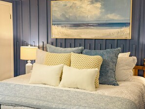 4 bedrooms, iron/ironing board, travel crib, free WiFi