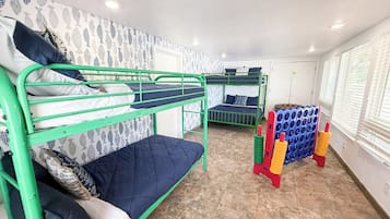 4 bedrooms, iron/ironing board, travel crib, free WiFi