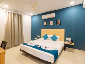 Deluxe Double Room, 1 Double Bed, Non Smoking | Minibar, desk, free WiFi, bed sheets - Hotel Grand Continent Hitech City, Laxmi Cyber City (Hyderabad)