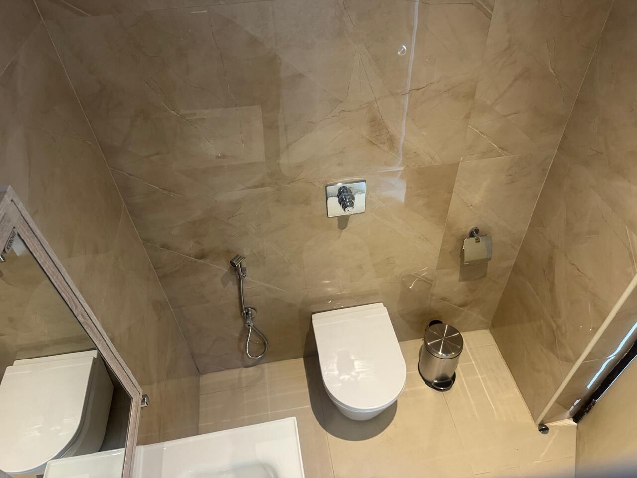 Deluxe dubbelrum - 1 dubbelsäng - icke-rökare | Badrum | Dusch, regndusch, gratis toalettartiklar och handdukar