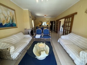 Living area - Palm Villa (Albufeira)