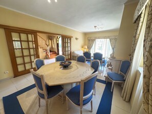 Dining - Palm Villa (Albufeira)