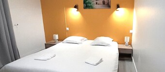 Chez Benjamin -> 4 to 6 people in the center of Azay