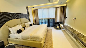 9 bedrooms, iron/ironing board, WiFi, bed sheets
