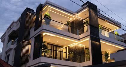 SAFE HEAVEN HOME
Amazing 9-bedroom house with WiFi in Gisenyi