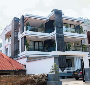 Exterior - SAFE HEAVEN HOME
Amazing 9-bedroom house with WiFi in Gisenyi (Gisenyi)
