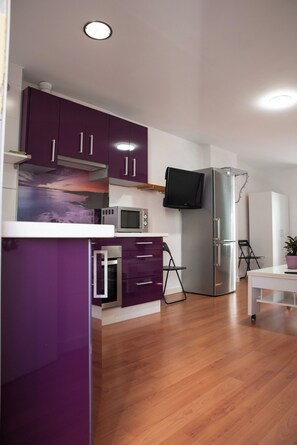 Micro-ondes, four, plaque de cuisson