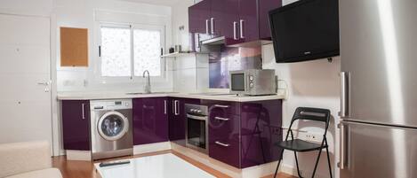 Four Ă micro-ondes, un four, surface de cuisson