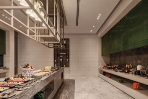 Free daily buffet breakfast