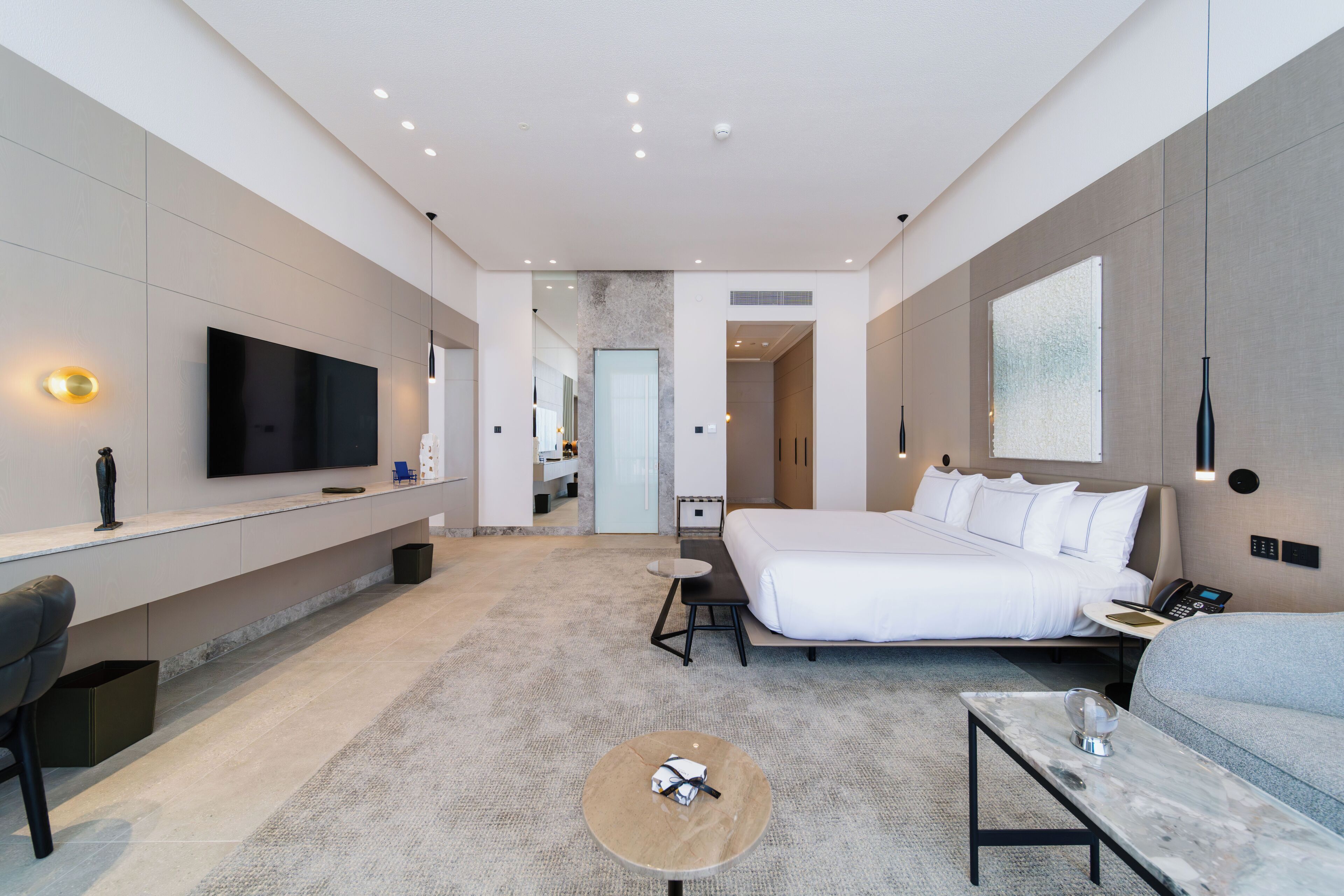 The O Suite Sea View | エジプト綿のシーツ、高級寝具、羽毛の掛け布団、低反発ベッド