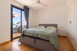 Iron/ironing board, free WiFi