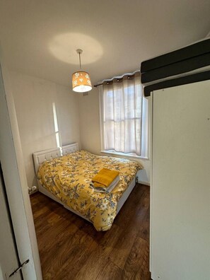 1 室のベッドルーム、アイロン / アイロン台、WiFi、ベッドシーツ