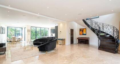 Luxury House in London