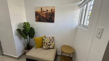 Economy Studio, Mountain View | Living area