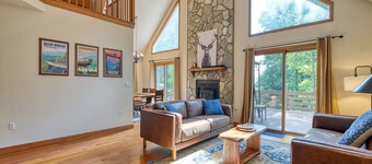 Stare Way to Heaven - Secluded, 3BR,3BA, Hot Tub, Firepit