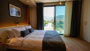 华丽双人房, 山景 | 高档床上用品、迷你吧、客房内保险箱、办公桌