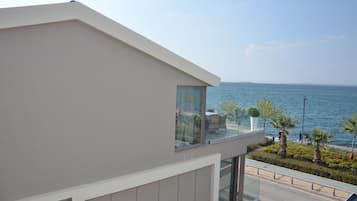 Deluxe-dobbeltværelse - delvis havudsigt | Udsigt fra balkon