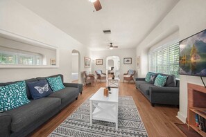 Télévision, chaîne hi-fi